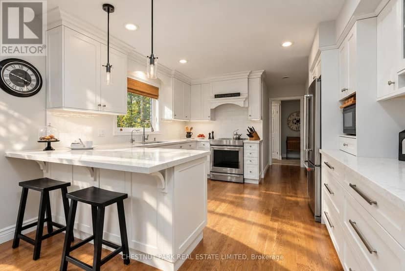 9 Mills Circle, Springwater, photo 7