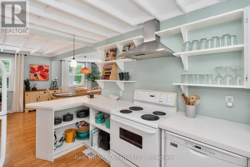 1326 Tiny Beaches Road N — photo 10 of 40