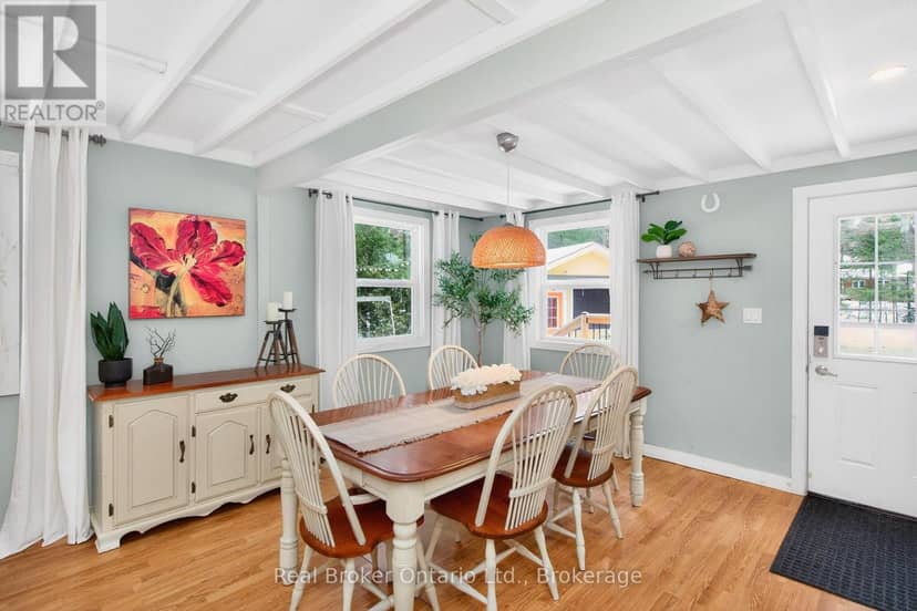 1326 Tiny Beaches Road N — photo 11 of 40