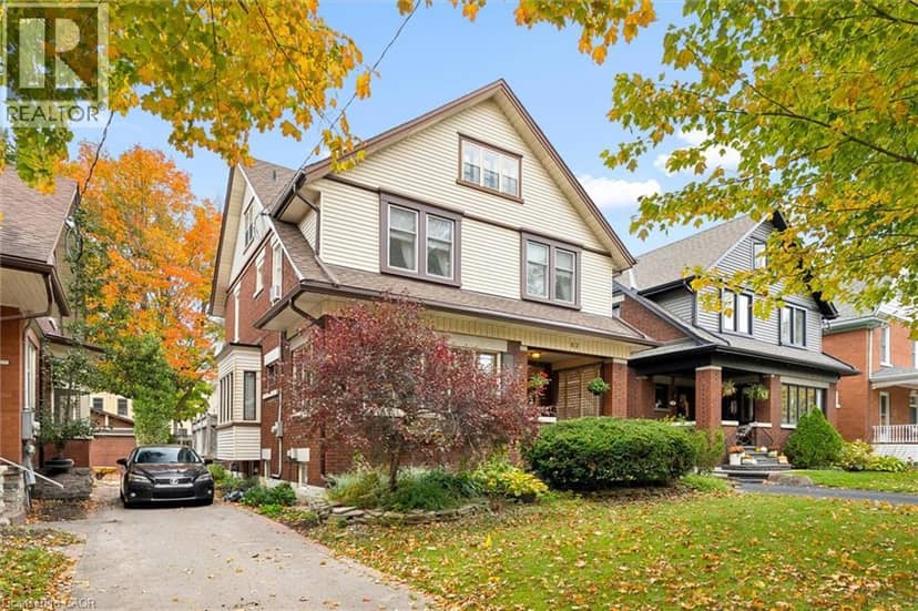62 HEINS Avenue, Kitchener, photo 3