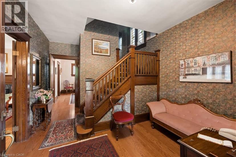 62 HEINS Avenue, Kitchener, photo 6