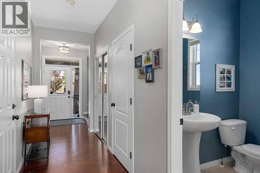 10 Windcreek Terrace SW — photo 11 of 40