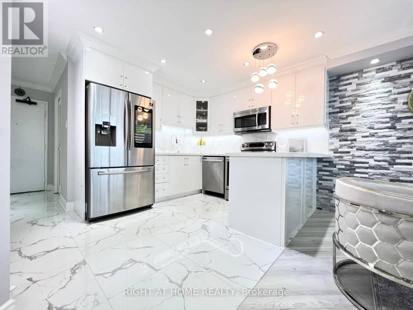 1608 - 75 Graydon Hall Drive, Toronto