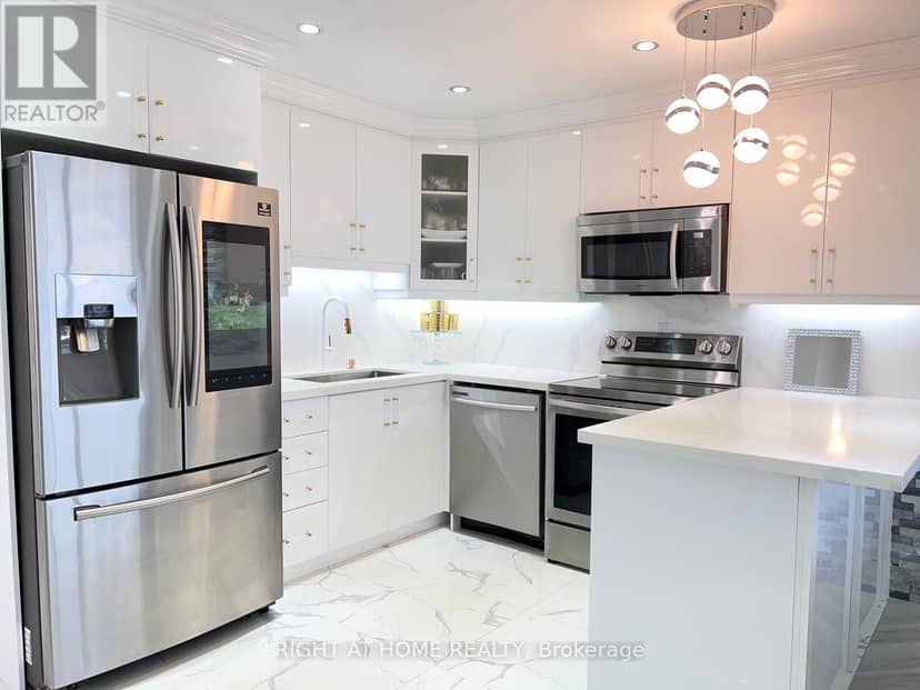 1608 - 75 Graydon Hall Drive, Toronto, photo 2