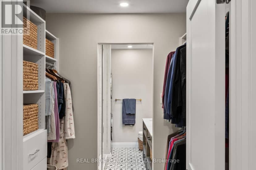 12 St. James Court — photo 31 of 40