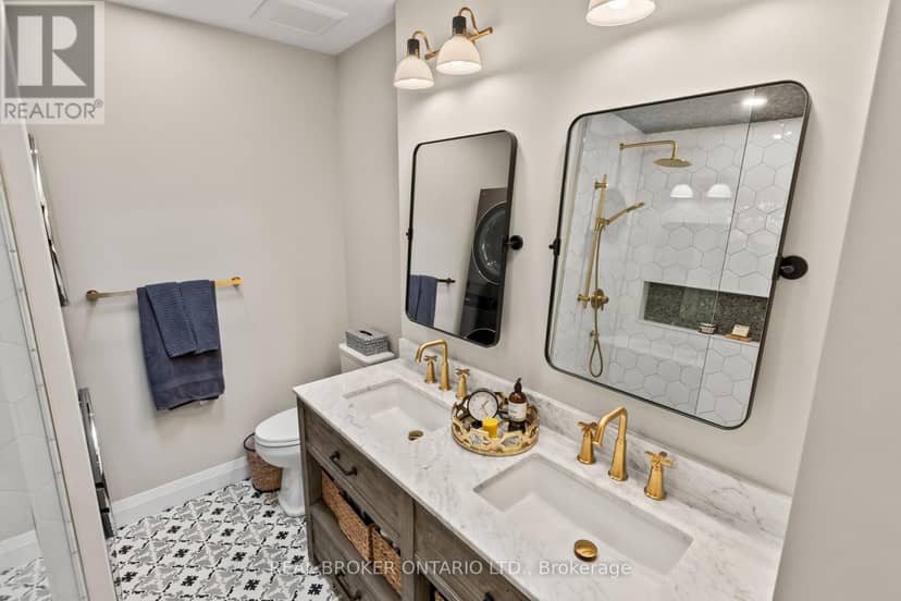 12 St. James Court — photo 32 of 40