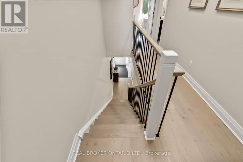 12 St. James Court — photo 39 of 40