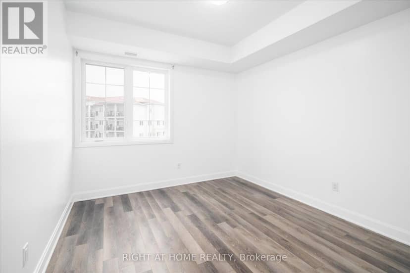 321 - 50 Lakebreeze Drive — photo 11 of 30