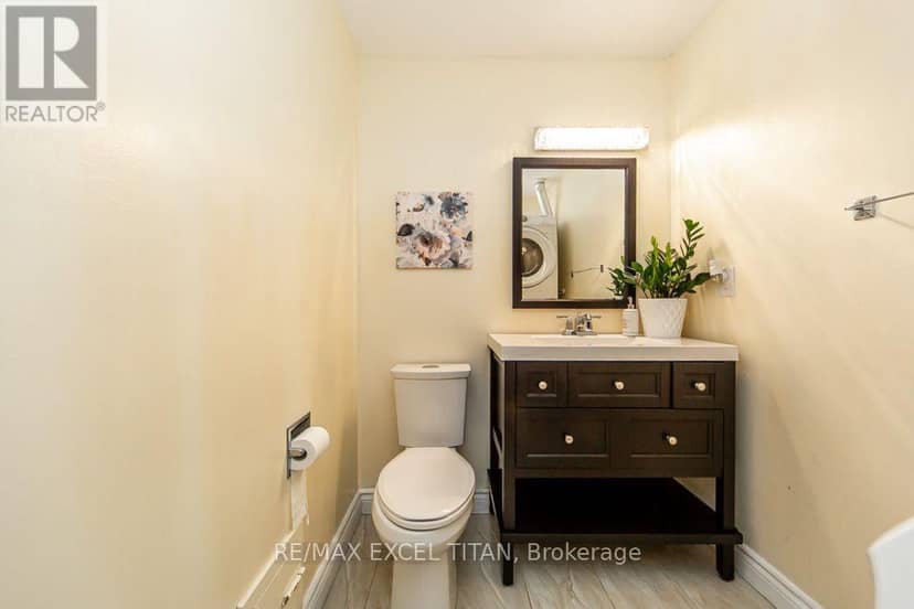 153 - 50 Scarborough Golf Club Road — photo 16 of 36