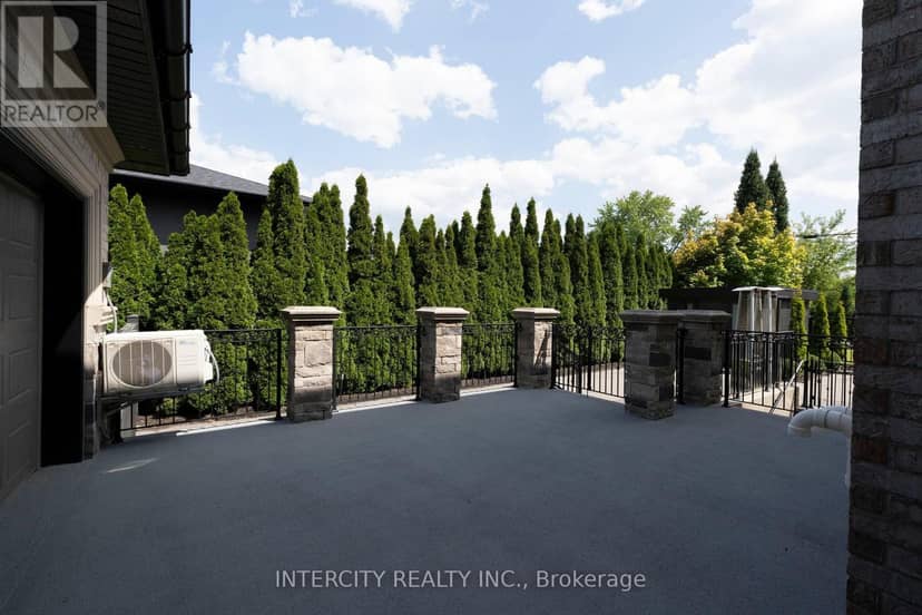 27 Rockview Gardens — photo 11 of 40