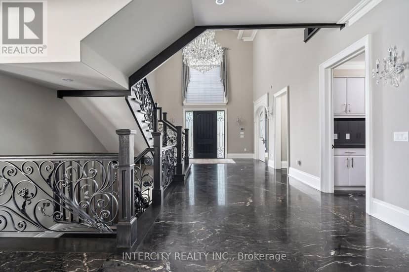 27 Rockview Gardens — photo 16 of 40