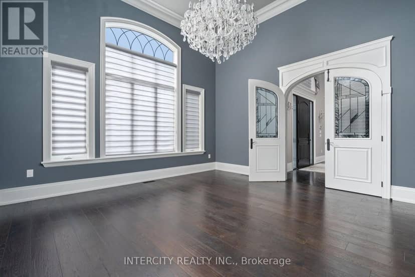 27 Rockview Gardens — photo 18 of 40