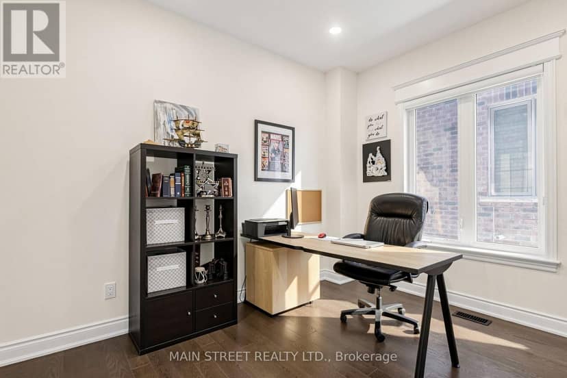 11 Robert Baldwin Boulevard — photo 18 of 40