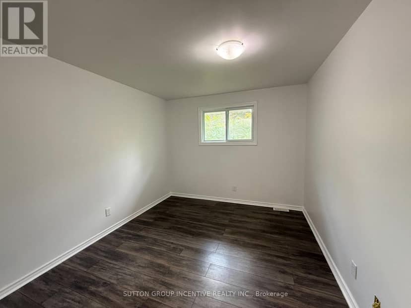 52 Grandview Crescent — photo 10 of 14