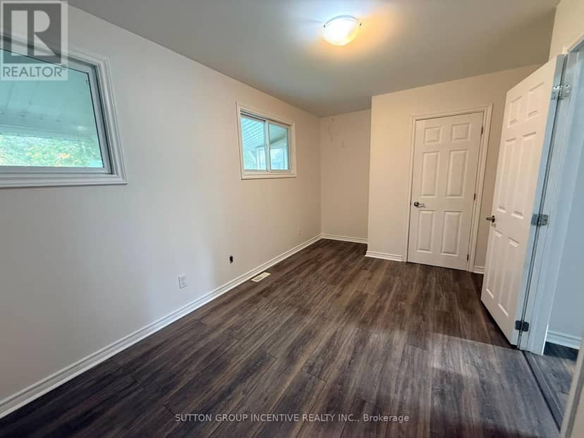 52 Grandview Crescent — photo 11 of 14