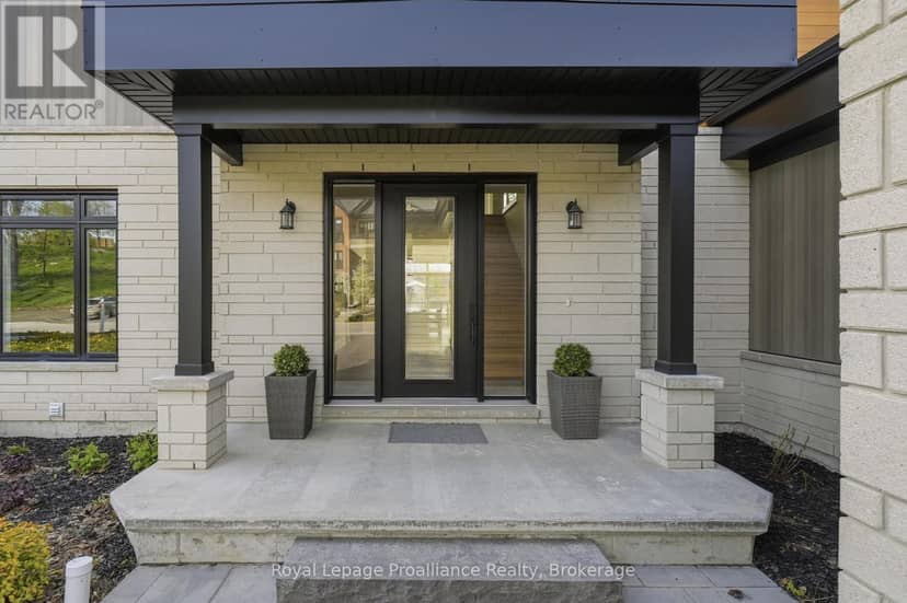 107 Villeneuve Drive, Prince Edward County, photo 3