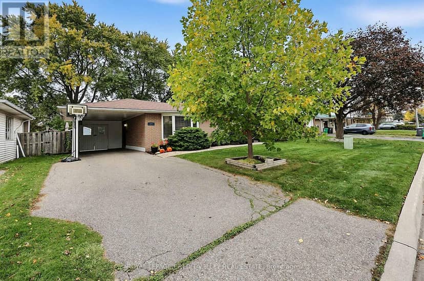 27 Castlemore Drive, Brampton, photo 2