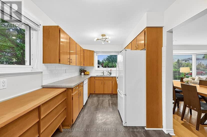 27 Castlemore Drive — photo 20 of 40