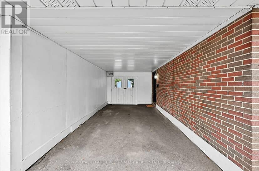 27 Castlemore Drive, Brampton, photo 6