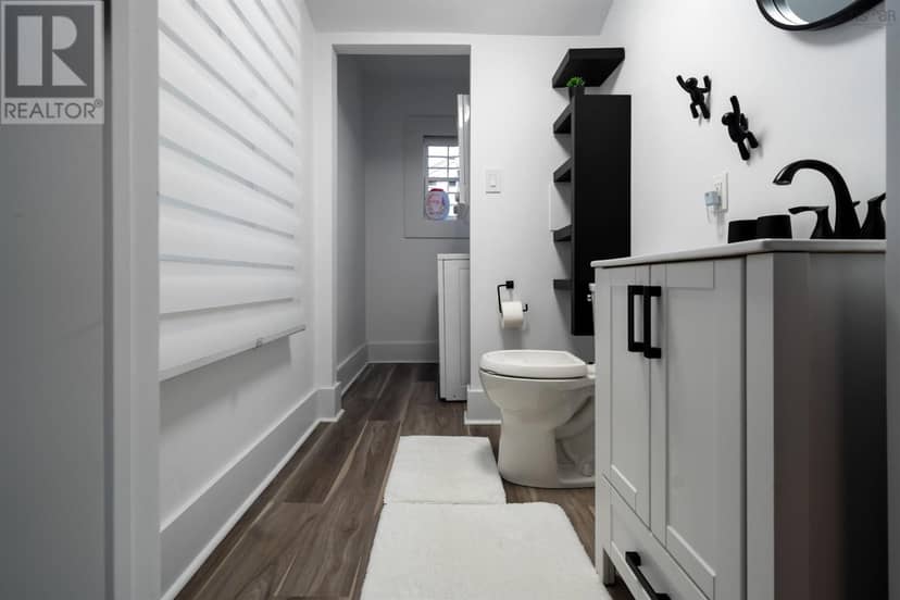 140 Maple Avenue — photo 36 of 40