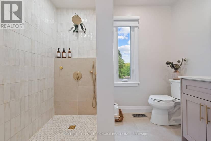7 Carl Crescent — photo 22 of 40