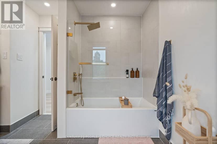 7 Carl Crescent — photo 27 of 40