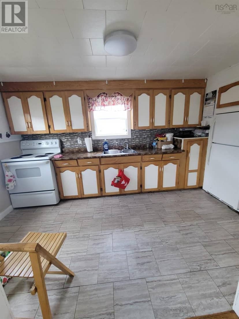 2 Davis Street, Glace Bay, photo 2