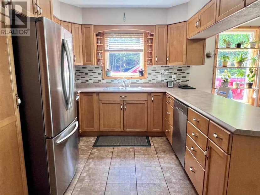172 Hillcrest Drive — photo 7 of 40
