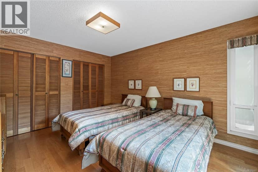 489 Bayview Terr — photo 14 of 40