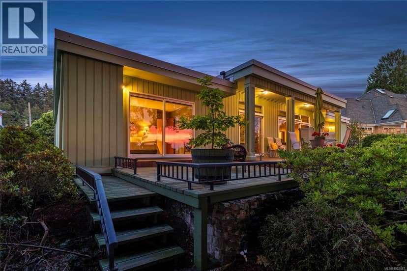 489 Bayview Terr, Qualicum Beach, photo 2