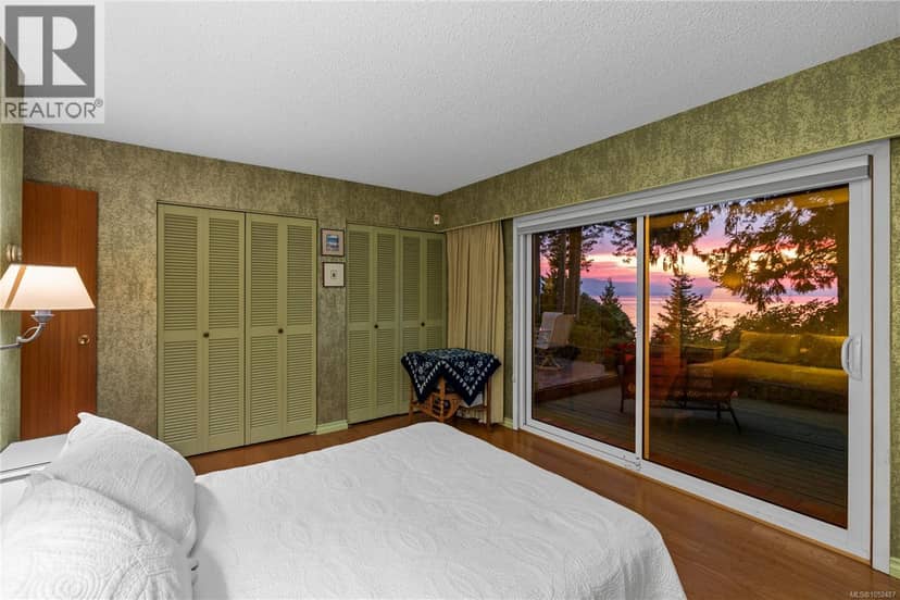 489 Bayview Terr, Qualicum Beach, photo 6