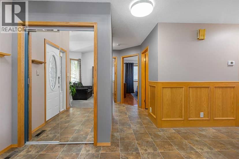 1114 Whitfield Avenue, Crossfield, photo 8