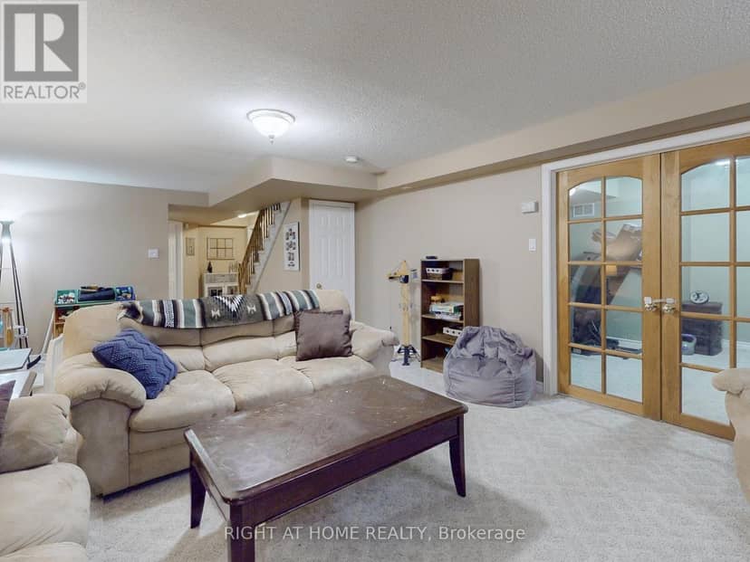 9 Sherie Drive — photo 38 of 40