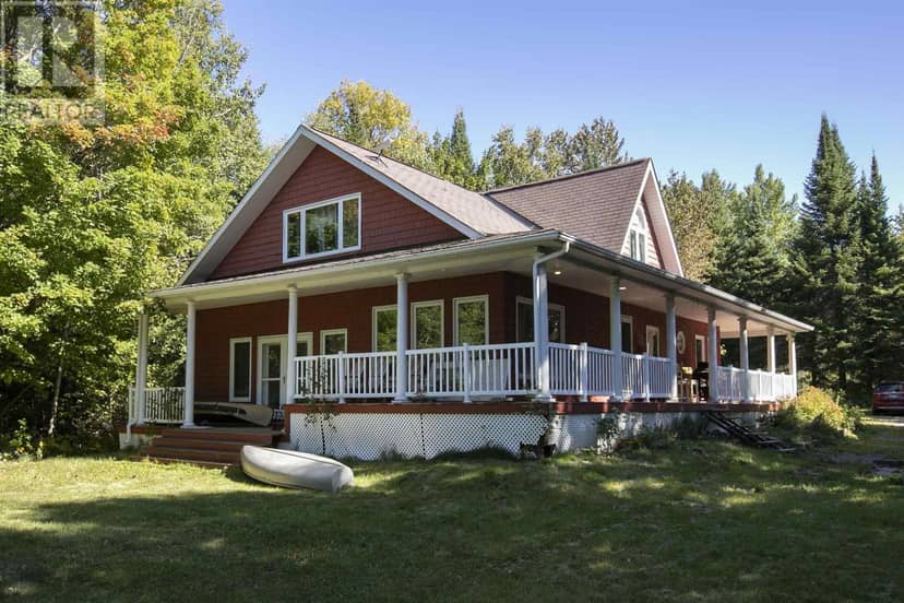 696 Lakeshore DR S, Dennis Township, Sault Ste. Marie