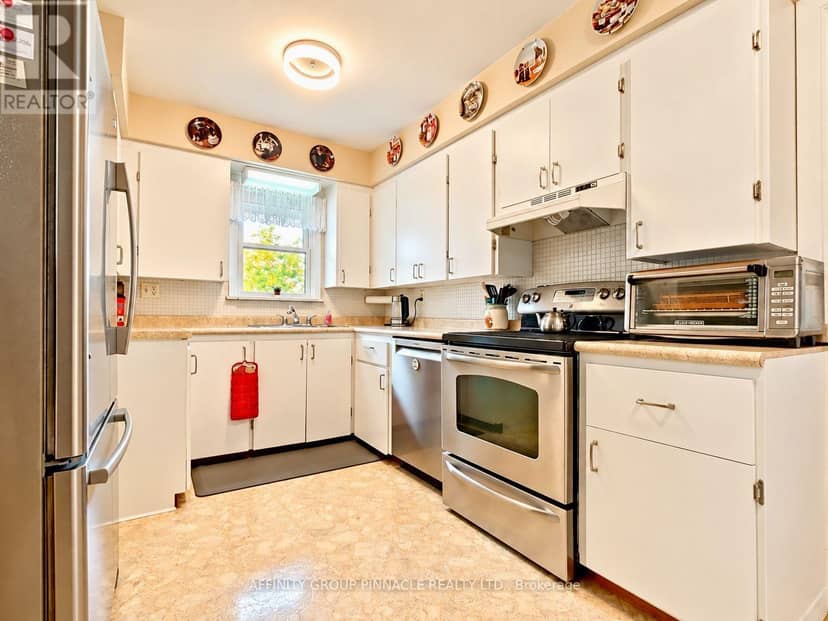 30 Cove Road — photo 9 of 40