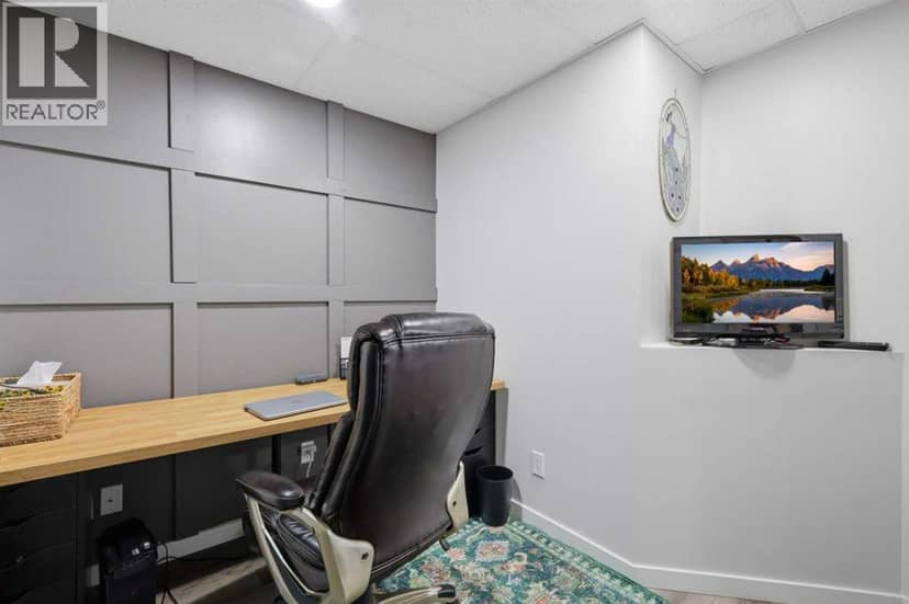 57 Falcon Crescent — photo 23 of 38