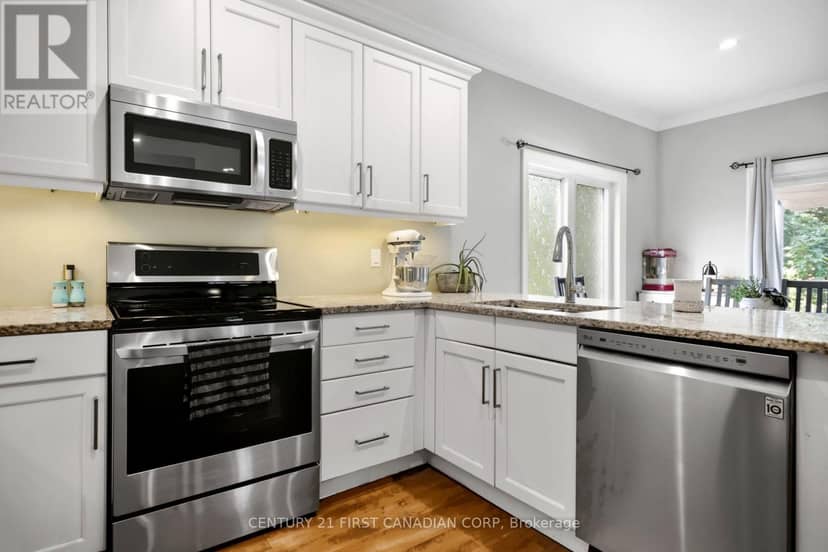 279 Oak Street — photo 12 of 40