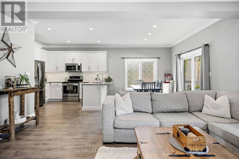 279 Oak Street — photo 16 of 40