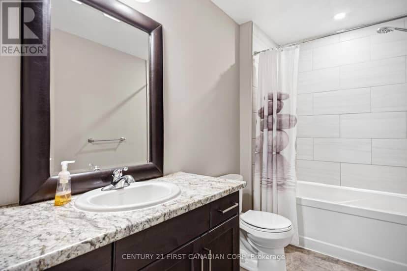 279 Oak Street — photo 19 of 40