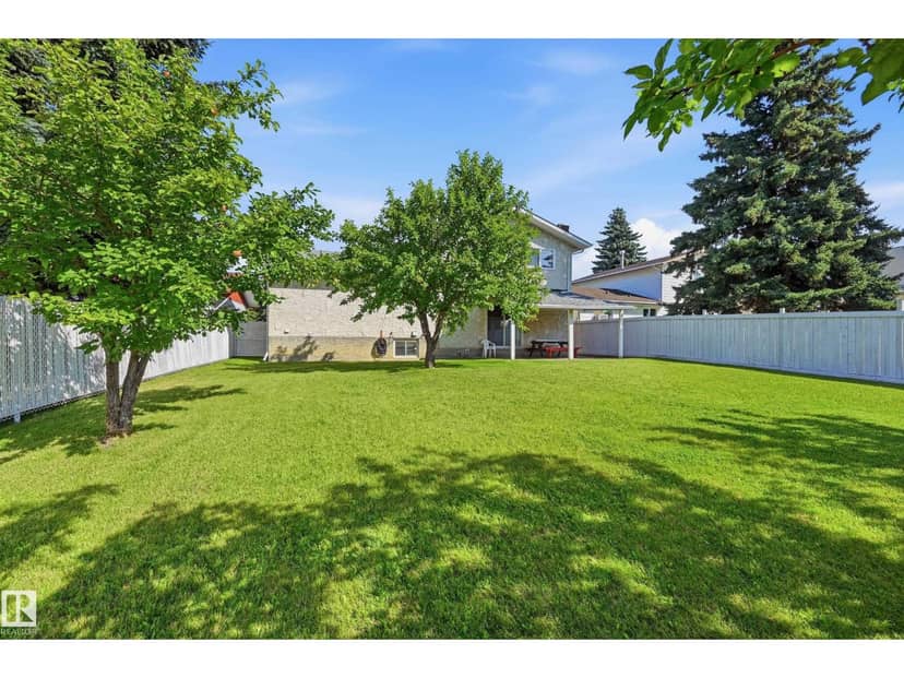 8119 24 AV NW, Edmonton, photo 2
