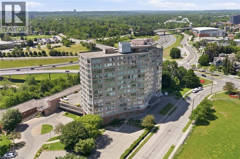 7 GALE Crescent Unit# B3 — photo 31 of 32