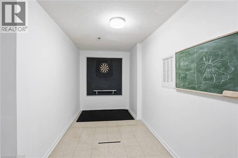 7 GALE Crescent Unit# B3 — photo 27 of 32