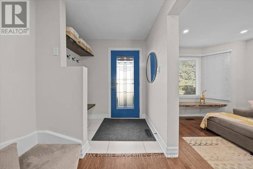 78 Fieldgate Drive — photo 3 of 40
