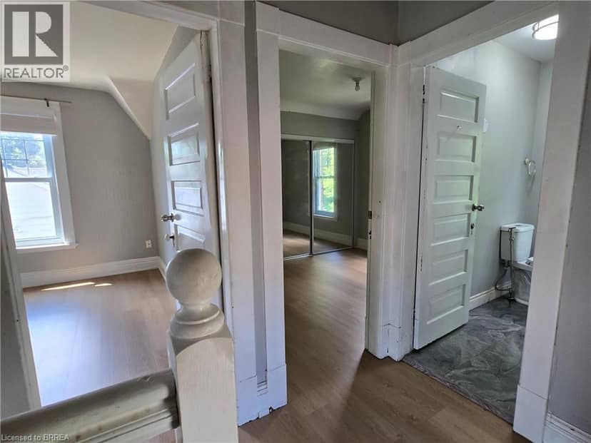196 WELLINGTON Street — photo 19 of 23