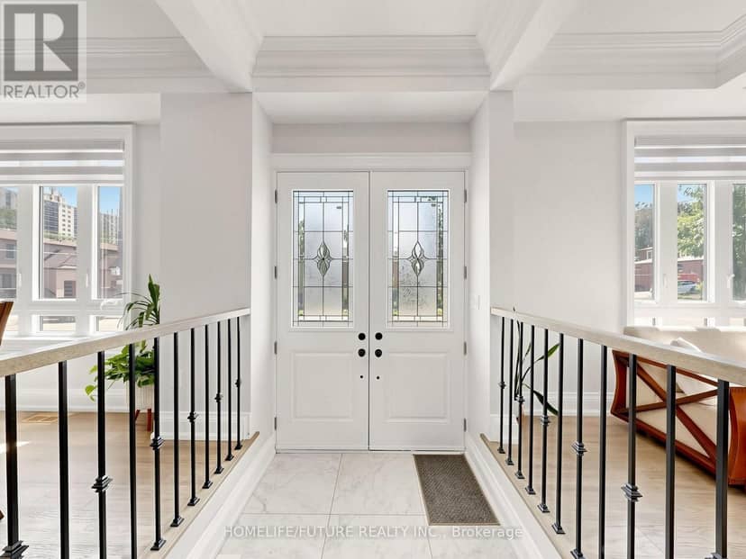 478 Aylesworth Avenue E — photo 5 of 40
