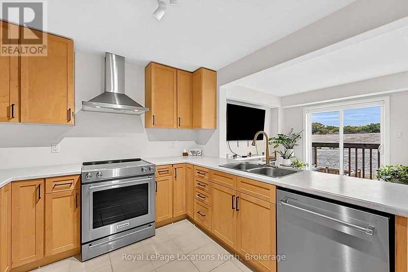 63 Archer Avenue — photo 18 of 40