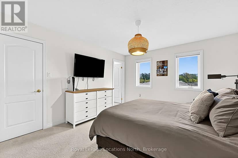 63 Archer Avenue — photo 24 of 40