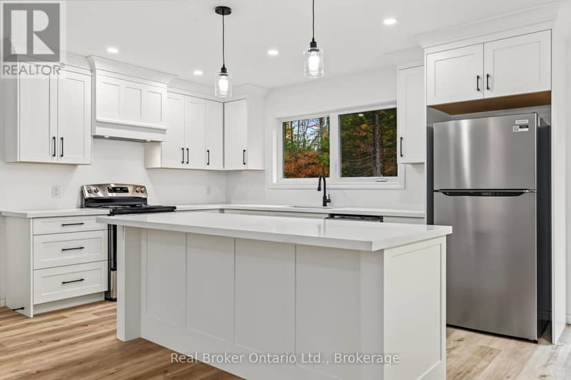 155 Canrobert Street — photo 18 of 40