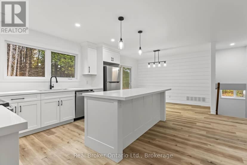155 Canrobert Street — photo 23 of 40