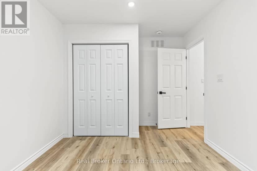 155 Canrobert Street — photo 32 of 40